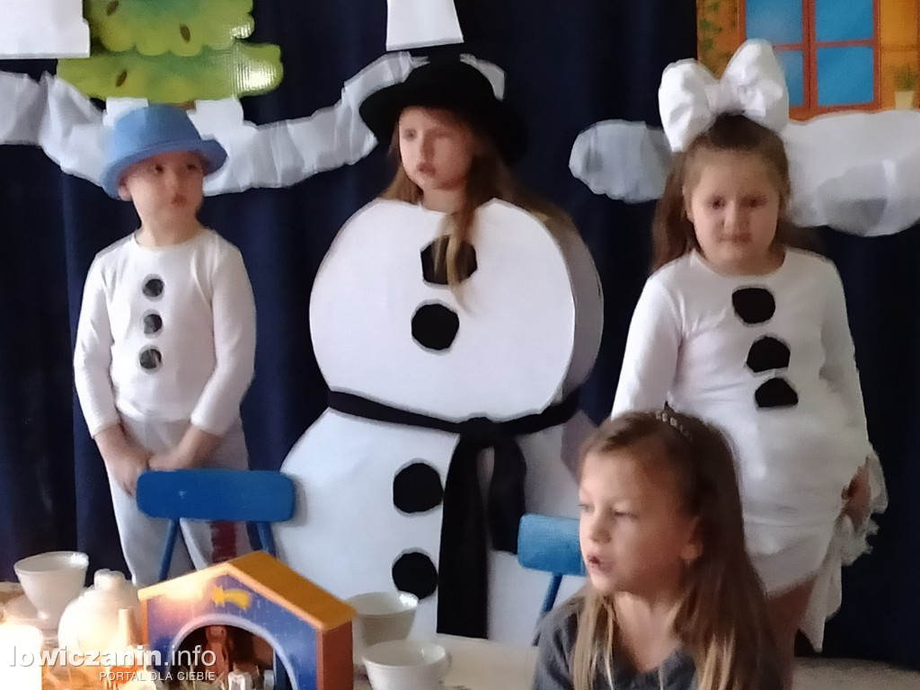 Przedstawienie bożonarodzeniowe w przedszkolu Stokrotka w Łowiczu