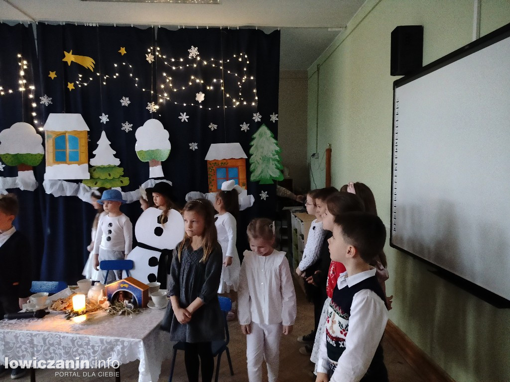 Przedstawienie bożonarodzeniowe w przedszkolu Stokrotka w Łowiczu