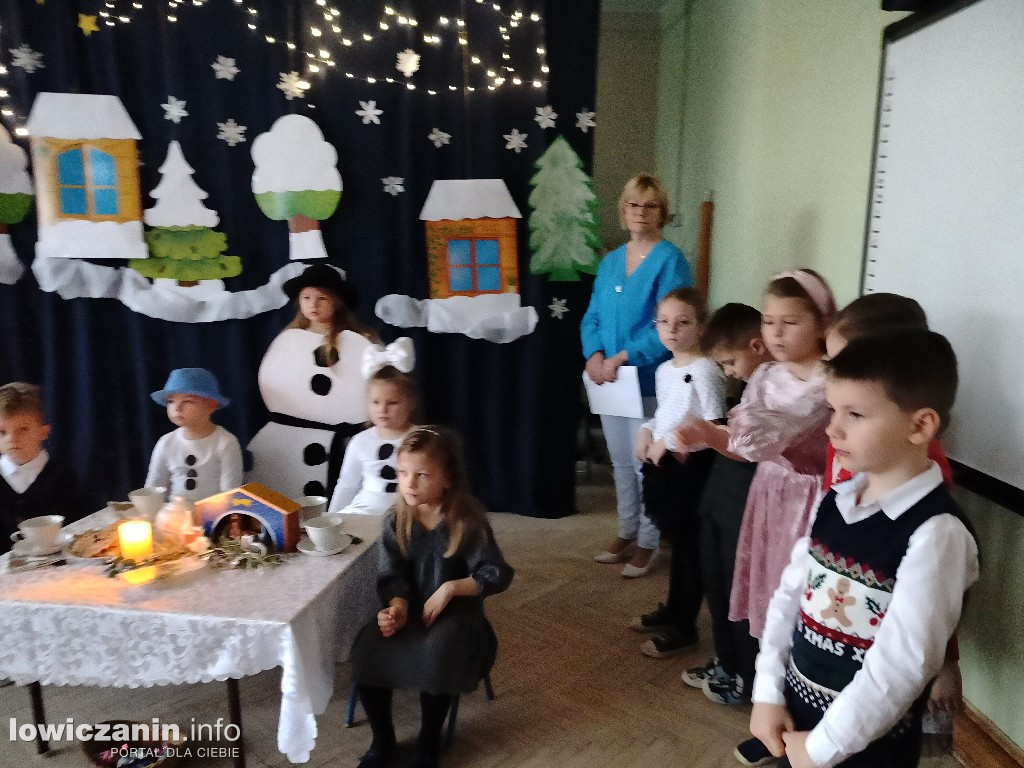 Przedstawienie bożonarodzeniowe w przedszkolu Stokrotka w Łowiczu