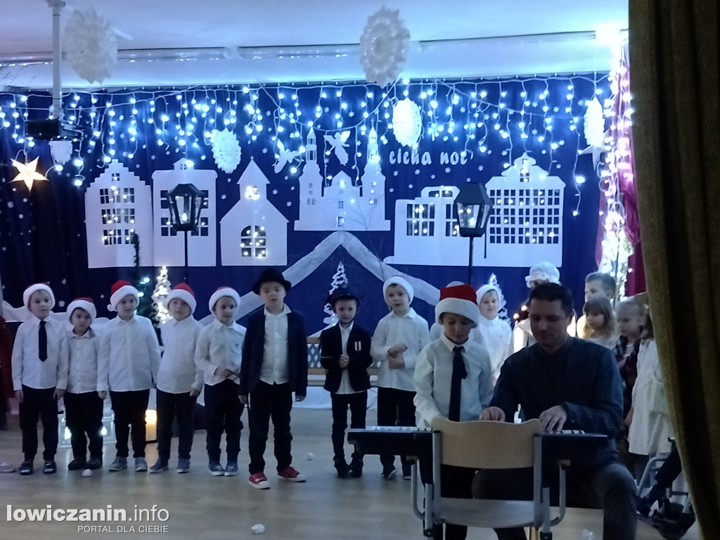 Przedstawienie Wigilijne w Przedszkolu Jaś i Małgosia