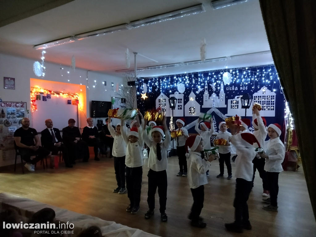 Przedstawienie Wigilijne w Przedszkolu Jaś i Małgosia