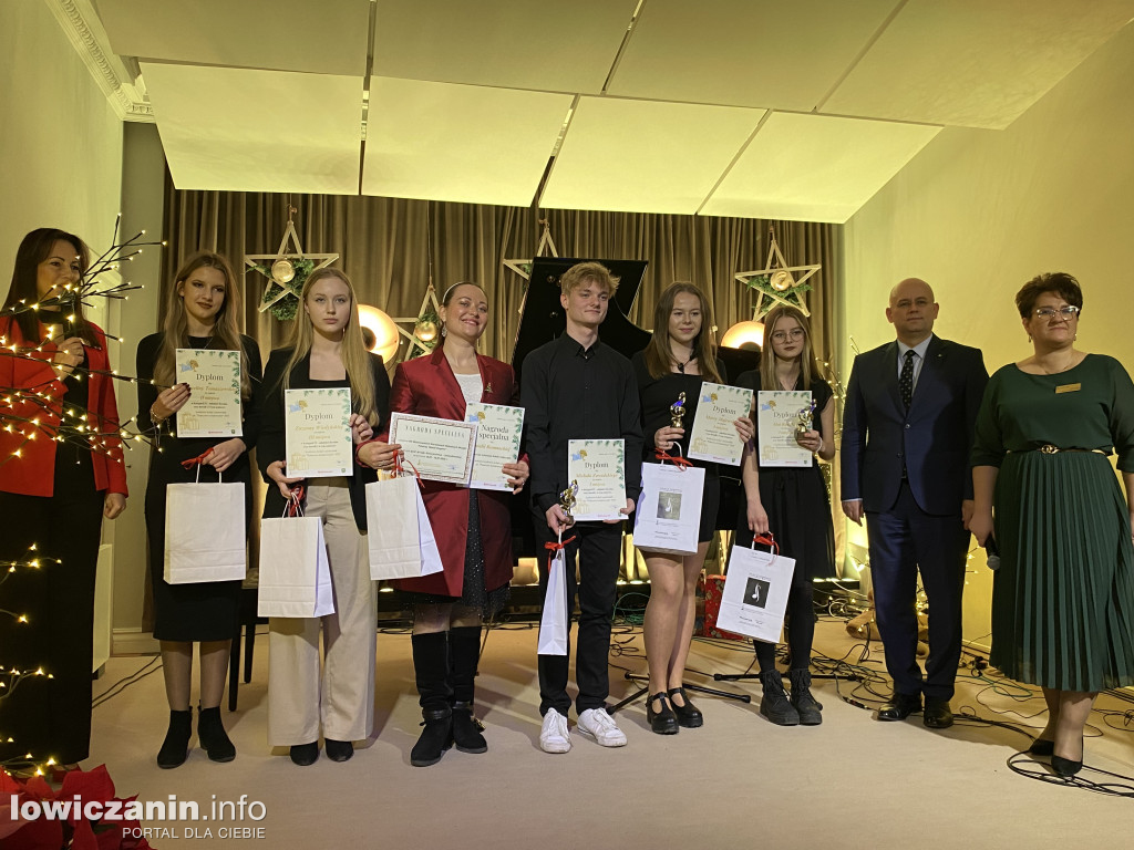 Spotkanie wigilijne w Sannikach i koncert laureatów ,,Pałacowego kolędowania”