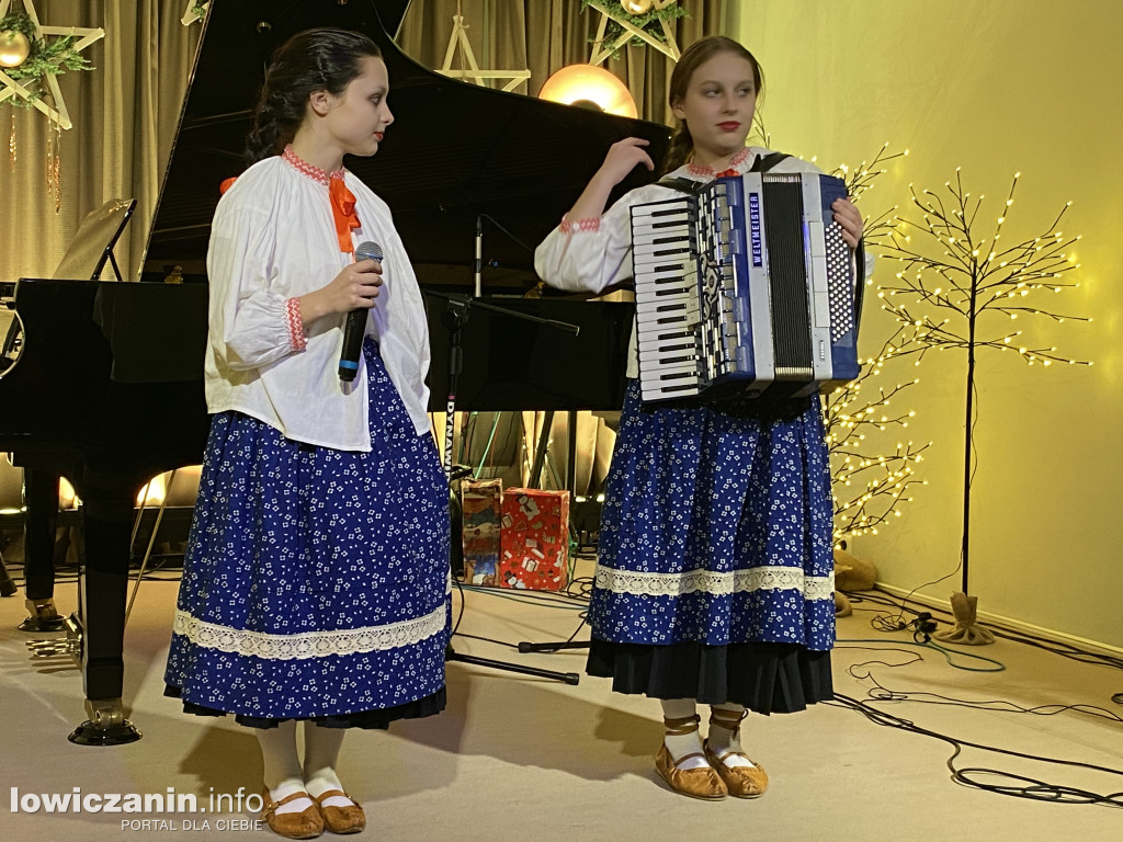 Spotkanie wigilijne w Sannikach i koncert laureatów ,,Pałacowego kolędowania”