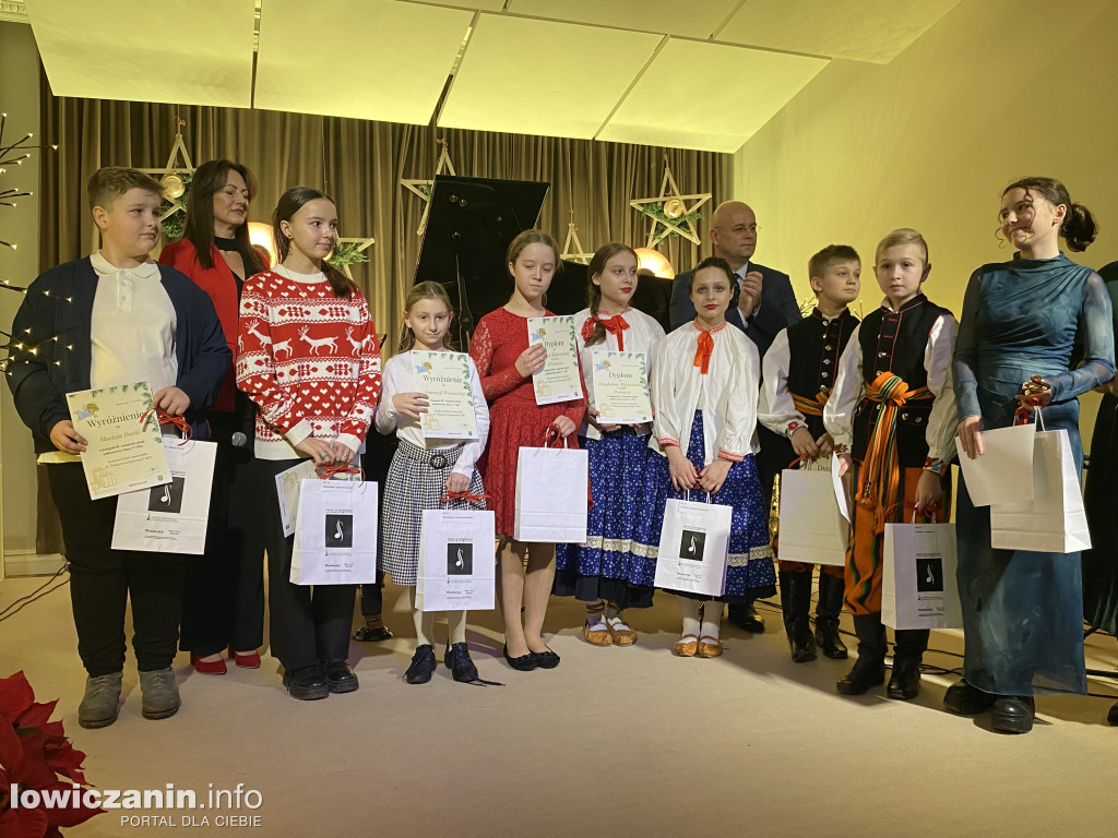 Spotkanie wigilijne w Sannikach i koncert laureatów ,,Pałacowego kolędowania”