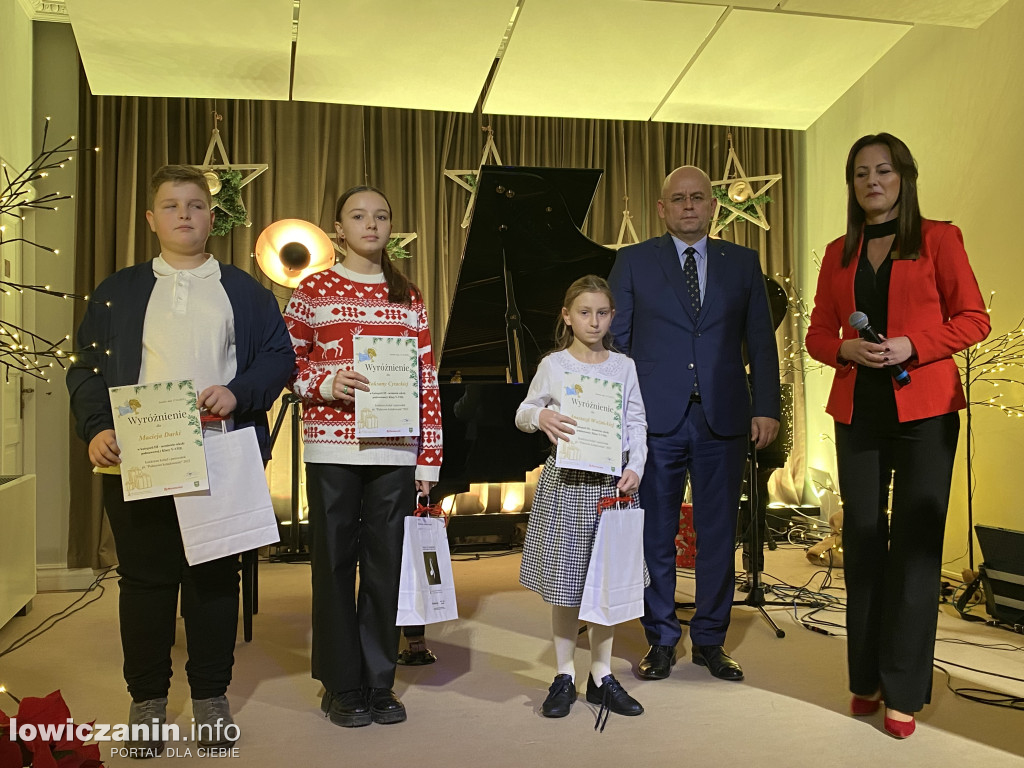 Spotkanie wigilijne w Sannikach i koncert laureatów ,,Pałacowego kolędowania”