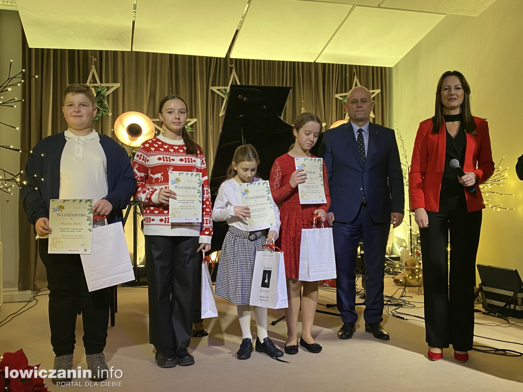 Spotkanie wigilijne w Sannikach i koncert laureatów ,,Pałacowego kolędowania”