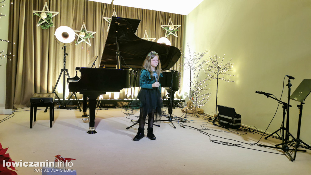 Spotkanie wigilijne w Sannikach i koncert laureatów ,,Pałacowego kolędowania”