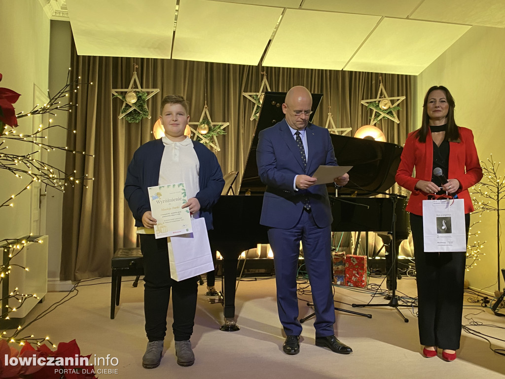 Spotkanie wigilijne w Sannikach i koncert laureatów ,,Pałacowego kolędowania”