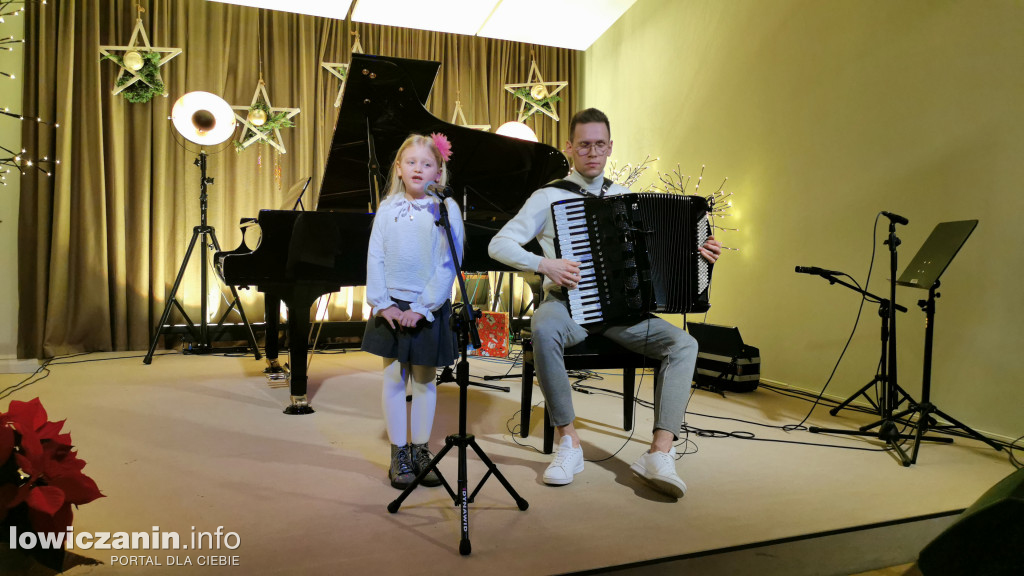 Spotkanie wigilijne w Sannikach i koncert laureatów ,,Pałacowego kolędowania”