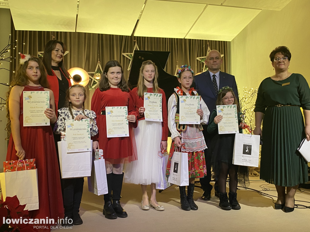 Spotkanie wigilijne w Sannikach i koncert laureatów ,,Pałacowego kolędowania”
