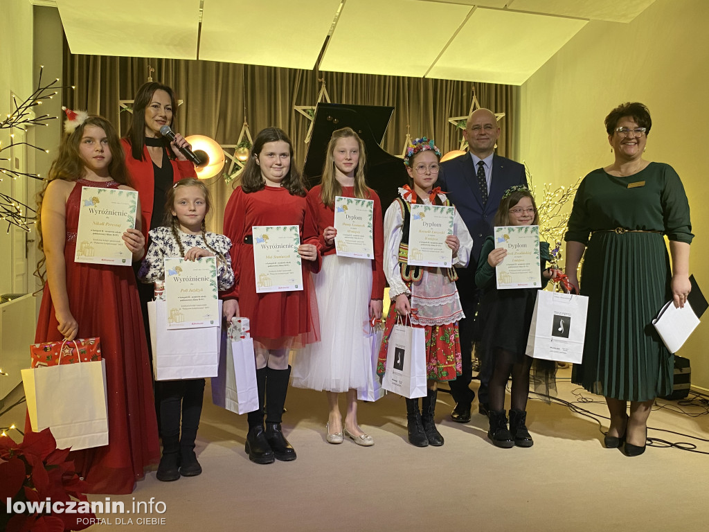 Spotkanie wigilijne w Sannikach i koncert laureatów ,,Pałacowego kolędowania”