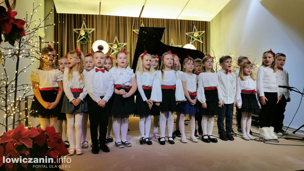 Spotkanie wigilijne w Sannikach i koncert laureatów ,,Pałacowego kolędowania”