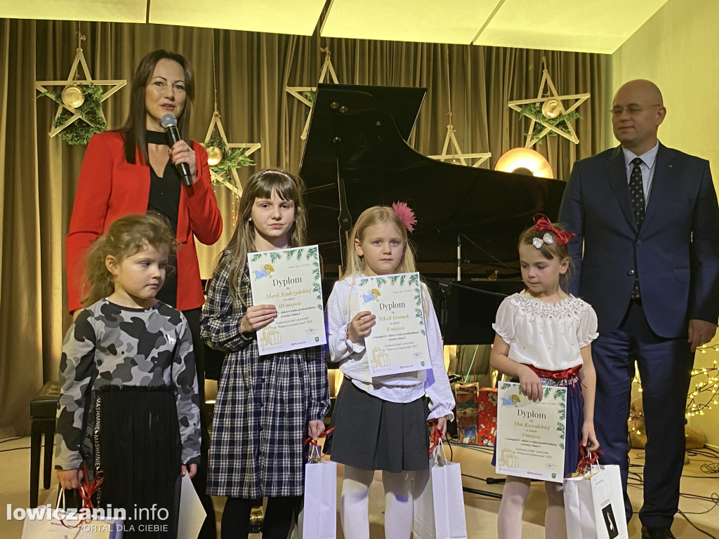 Spotkanie wigilijne w Sannikach i koncert laureatów ,,Pałacowego kolędowania”