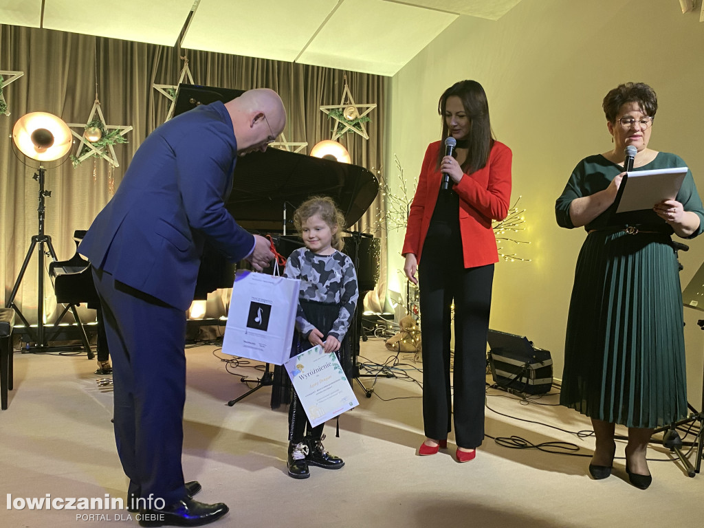 Spotkanie wigilijne w Sannikach i koncert laureatów ,,Pałacowego kolędowania”