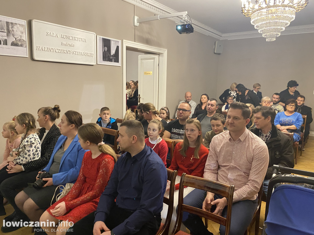 Spotkanie wigilijne w Sannikach i koncert laureatów ,,Pałacowego kolędowania”
