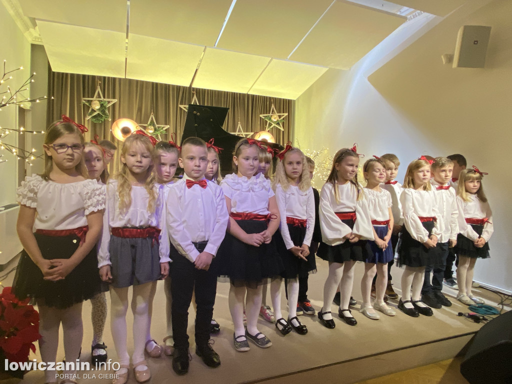Spotkanie wigilijne w Sannikach i koncert laureatów ,,Pałacowego kolędowania”