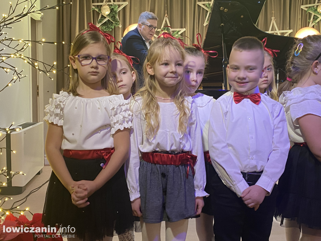 Spotkanie wigilijne w Sannikach i koncert laureatów ,,Pałacowego kolędowania”