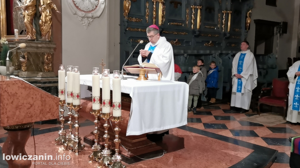Godz. 6.45 - Roraty w łowickiej katedrze