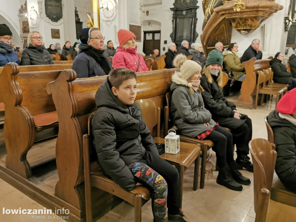 Godz. 6.45 - Roraty w łowickiej katedrze