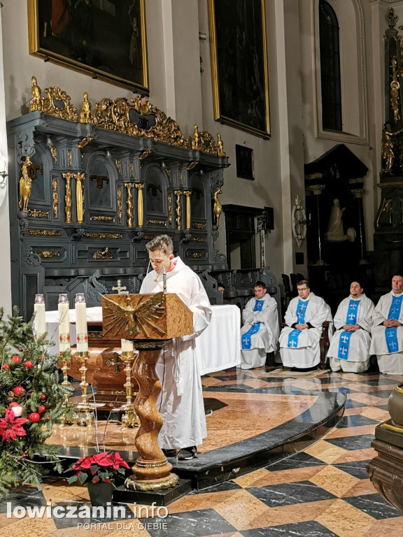Godz. 6.45 - Roraty w łowickiej katedrze