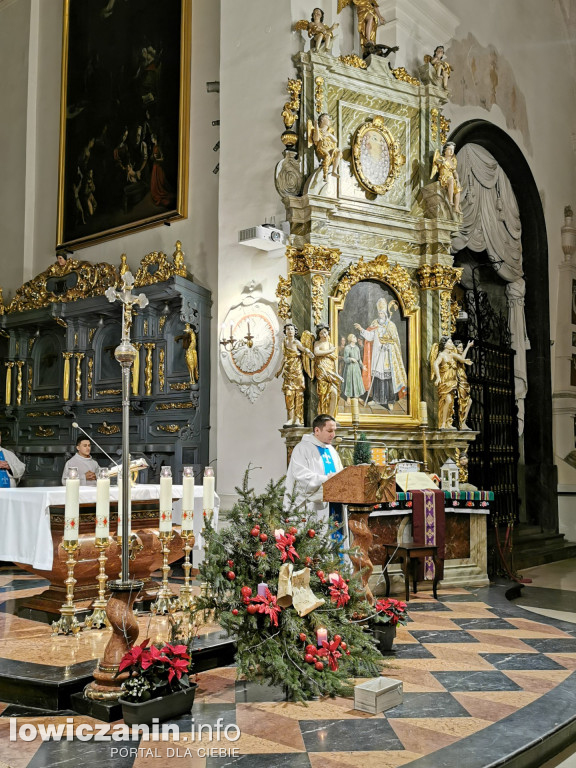 Godz. 6.45 - Roraty w łowickiej katedrze
