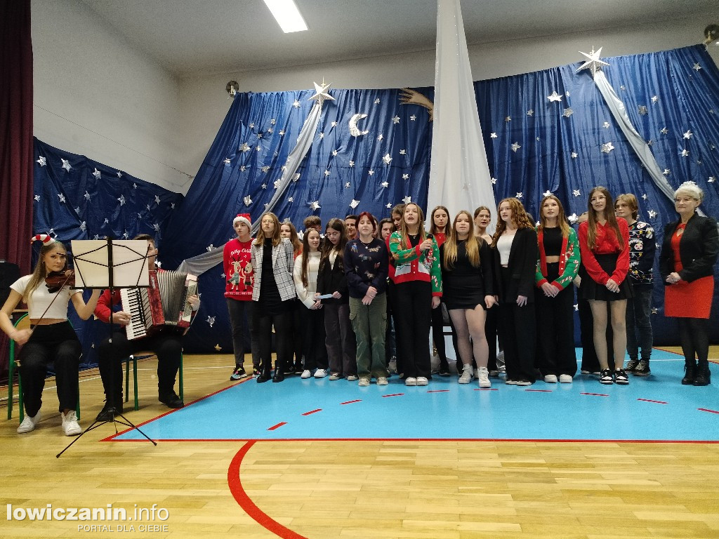 Wspólne kolędowanie w I LO w Łowiczu