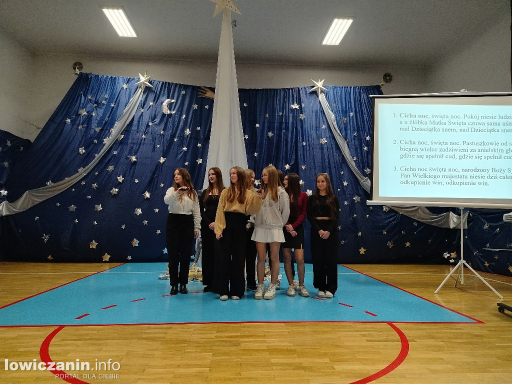 Wspólne kolędowanie w I LO w Łowiczu