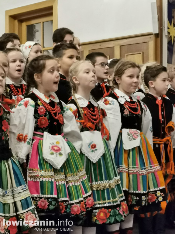 Koderki zaśpiewały w kościele na Korabce