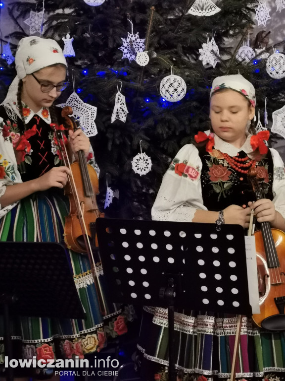 Koderki zaśpiewały w kościele na Korabce