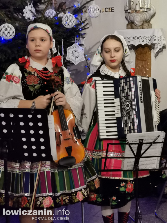 Koderki zaśpiewały w kościele na Korabce