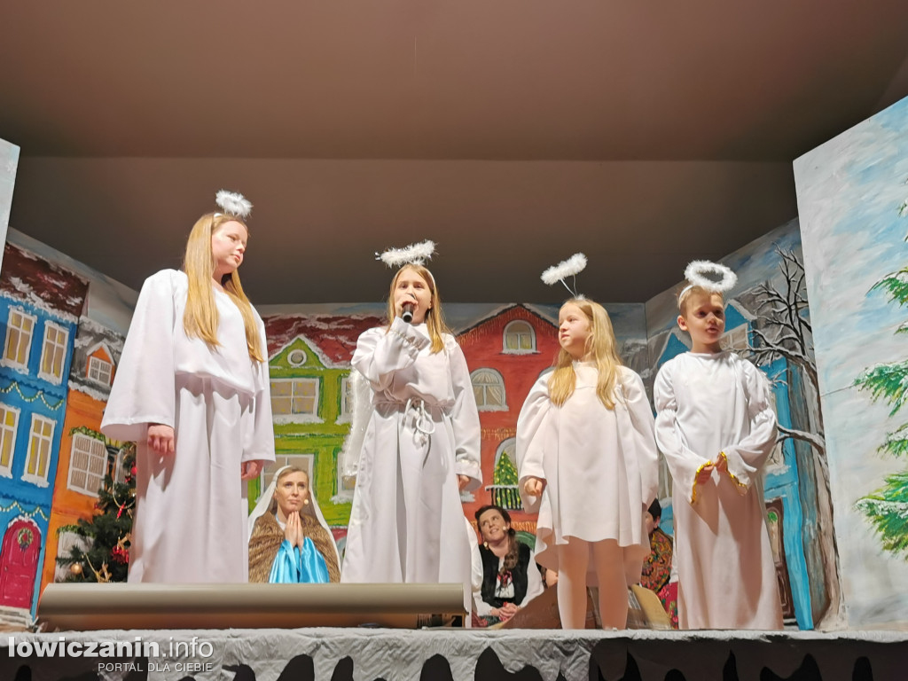 Spektakl ,,Nic nas to nie obchodzi” na Korabce w Łowiczu