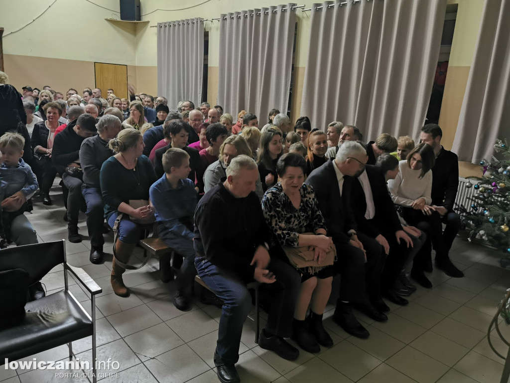 Spektakl ,,Nic nas to nie obchodzi” na Korabce w Łowiczu