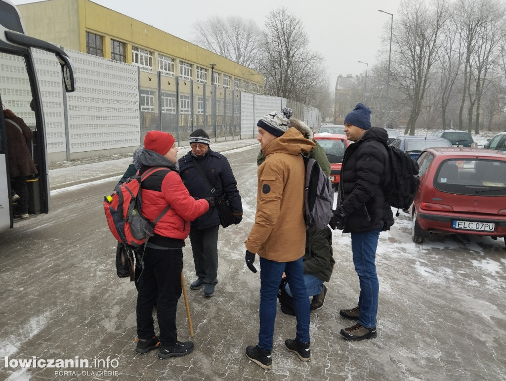 Wyjazd sympatyków PiS na protest do Warszawy