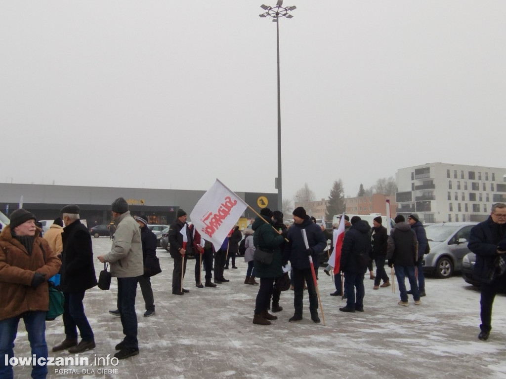 Wyjazd sympatyków PiS na protest do Warszawy