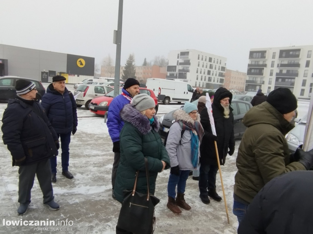 Wyjazd sympatyków PiS na protest do Warszawy