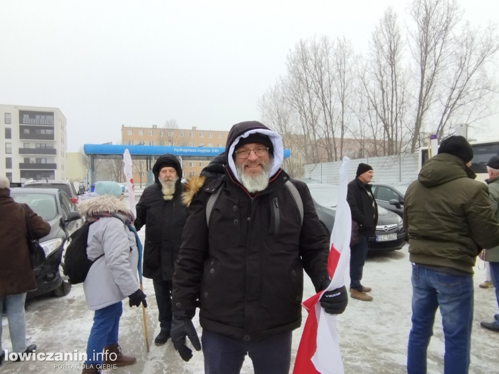 Wyjazd sympatyków PiS na protest do Warszawy