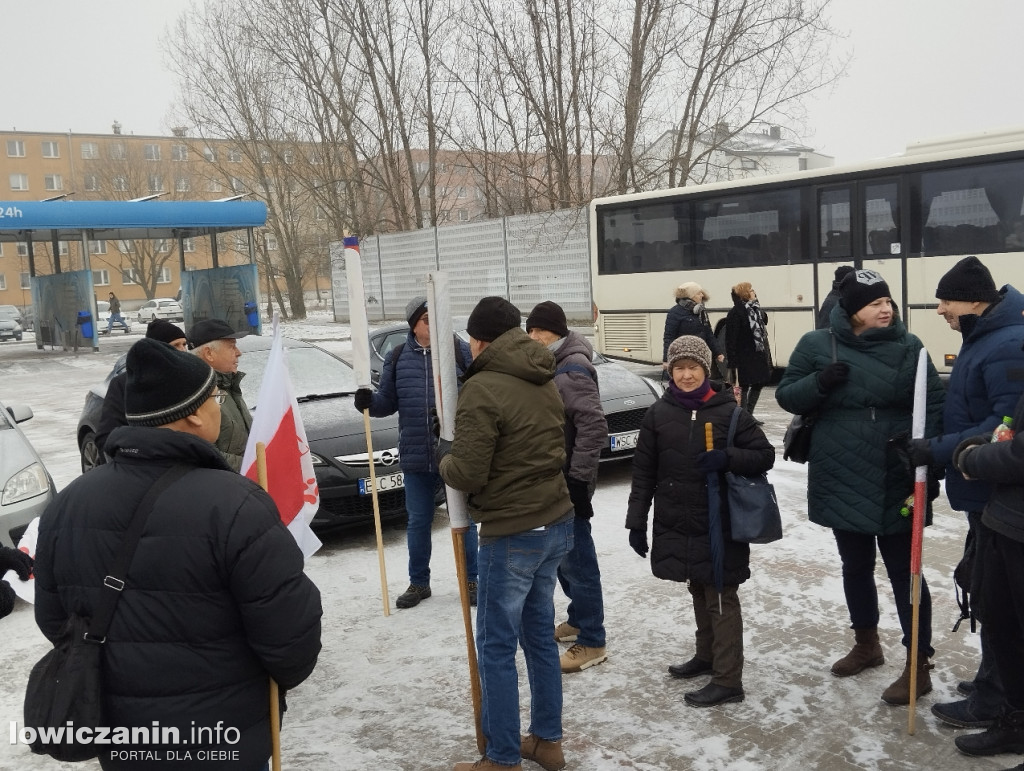 Wyjazd sympatyków PiS na protest do Warszawy