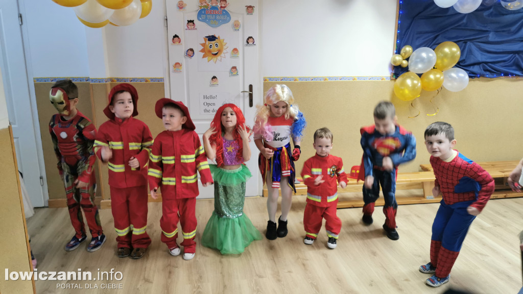 Bal karnawałowy, przedszkole Pod Tęczą