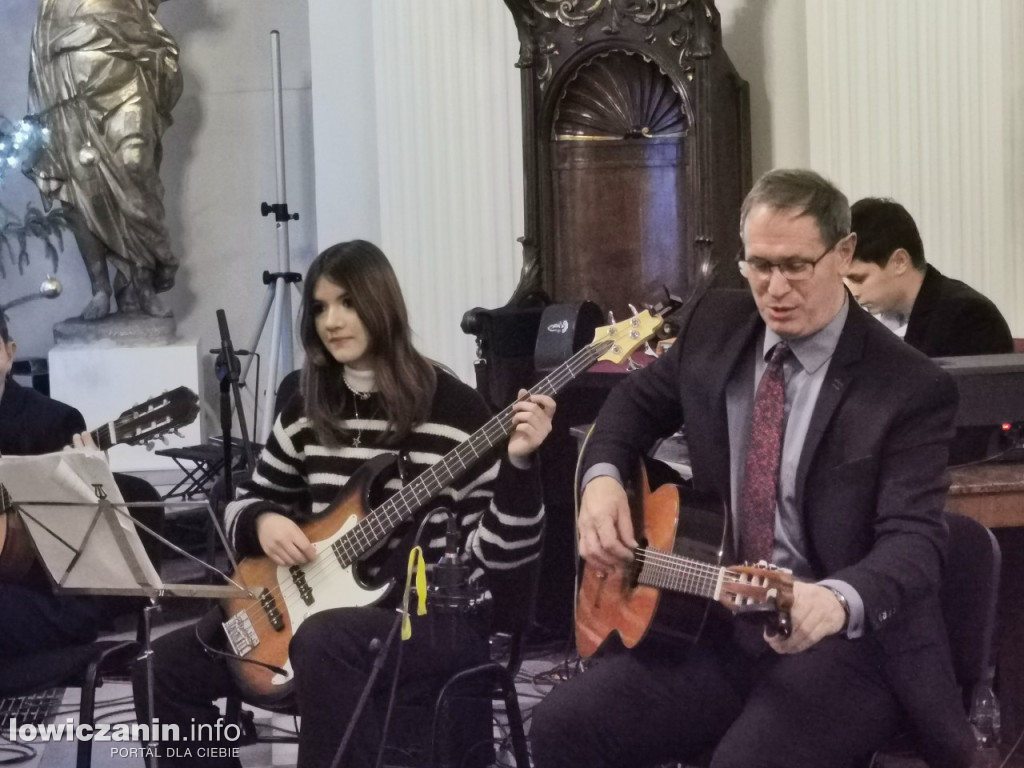 Muzeum w Łowiczu. Koncert Orkiestry Gitarowej