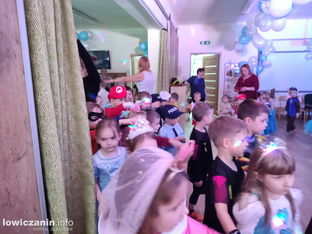 Bal karnawałowy w przedszkolu Jaś i Małgosia w Łowiczu
