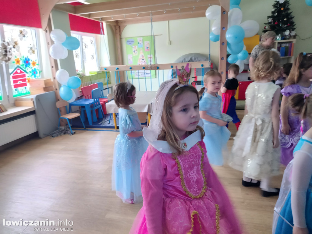 Bal karnawałowy w przedszkolu Jaś i Małgosia w Łowiczu