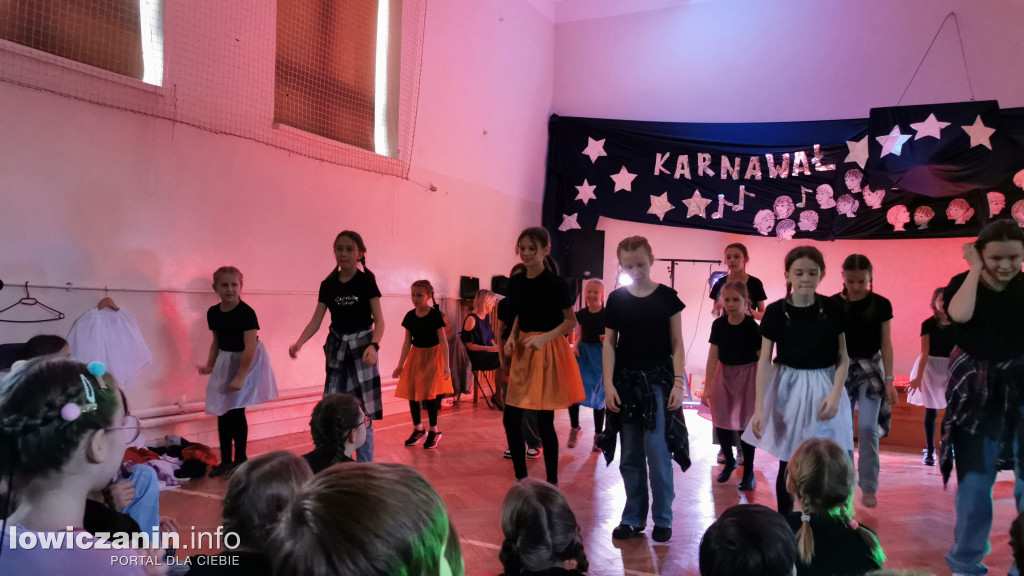 Karnawałowy Dzień Tańca w Szkole Podstawowej nr 1