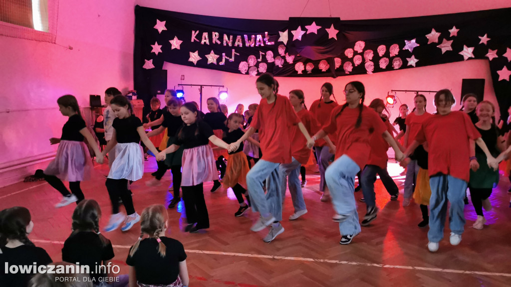Karnawałowy Dzień Tańca w Szkole Podstawowej nr 1