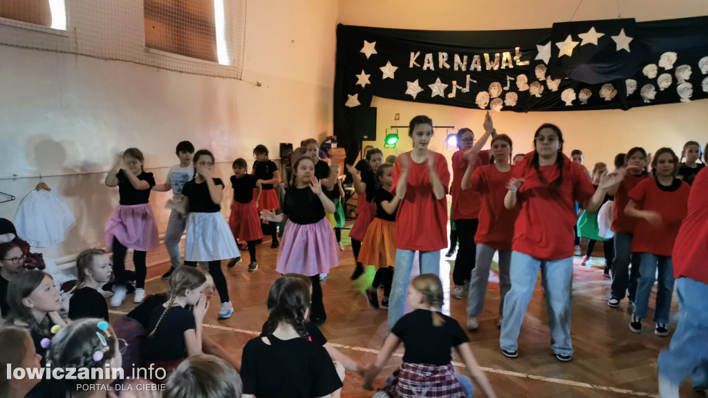 Karnawałowy Dzień Tańca w Szkole Podstawowej nr 1