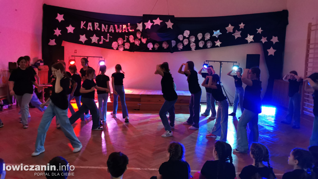 Karnawałowy Dzień Tańca w Szkole Podstawowej nr 1