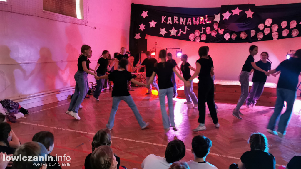 Karnawałowy Dzień Tańca w Szkole Podstawowej nr 1