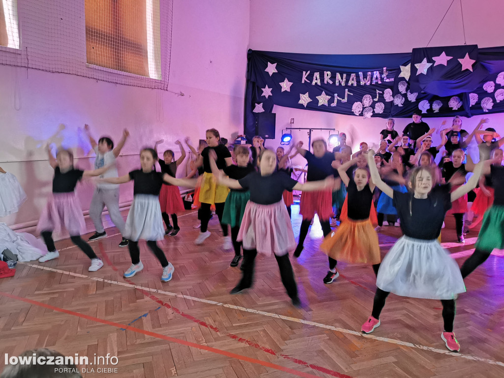 Karnawałowy Dzień Tańca w Szkole Podstawowej nr 1
