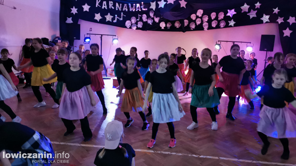 Karnawałowy Dzień Tańca w Szkole Podstawowej nr 1
