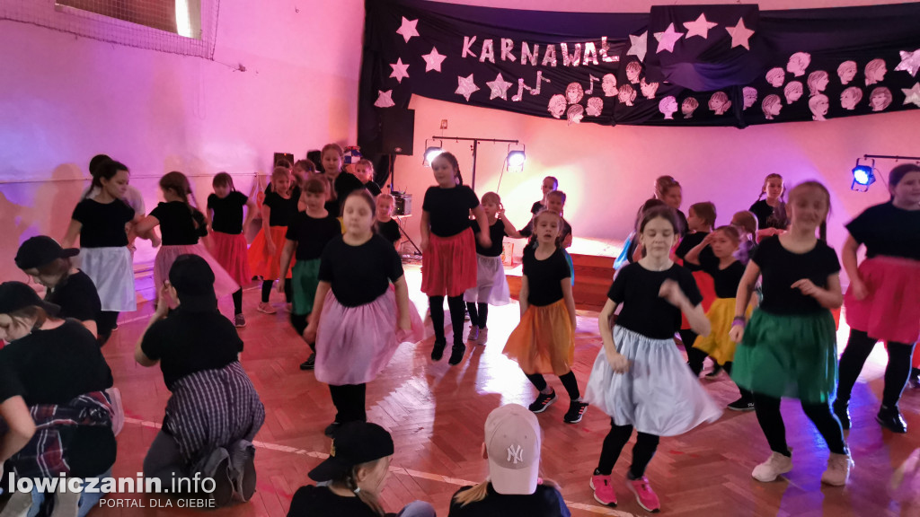 Karnawałowy Dzień Tańca w Szkole Podstawowej nr 1