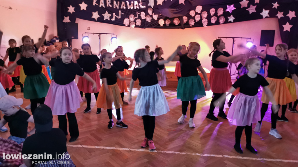 Karnawałowy Dzień Tańca w Szkole Podstawowej nr 1